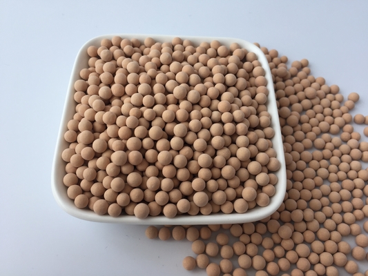 ποιότητας  White 4A Molecular Sieve Desiccant With Particle Density Range Of 1.2 - 1.3g/Ml Drying Εργοστάσιο